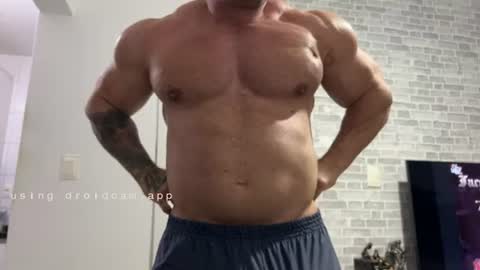 couplemuscle40 online show from July 11, 12:02 am