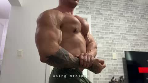 couplemuscle40 online show from July 29, 5:33 pm