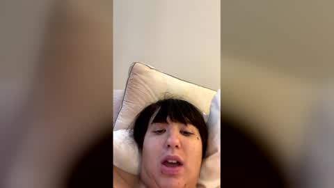 courtney81623723 online show from March 17, 5:05 pm