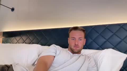 Courtney online show from March 8, 1:39 am