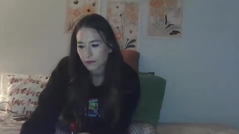 Snapshot of courtscutekitty chatting on November 6, 8:37 am courtscutekitty online show from November 6, 8:37 am