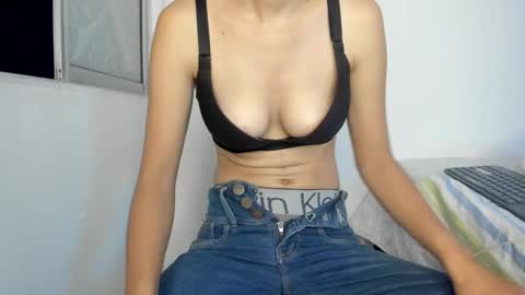 Snapshot of cowmarce chatting on December 19, 1:23 am Marce Online 1pm - 7pm gmt-5 online show from December 19, 1:23 am