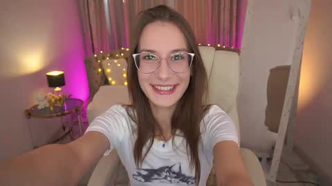 cozymell online show from June 5, 1:17 pm