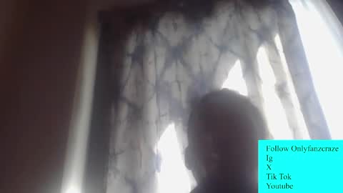 craze320084 online show from April 6, 7:59 pm