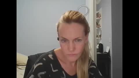 Anny online show from April 8, 12:10 am