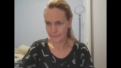 Anny online show from April 9, 12:32 am