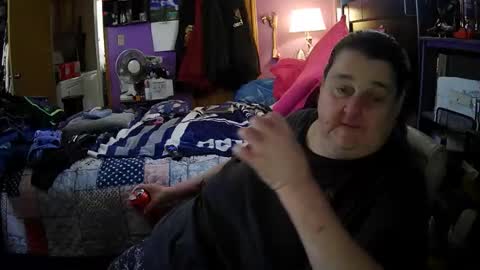 Snapshot of crazygirl802 chatting on April 18, 7:07 pm crazygirl802 online show from April 18, 7:07 pm