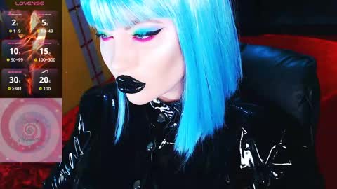 Roxy online show from May 20, 9:15 am