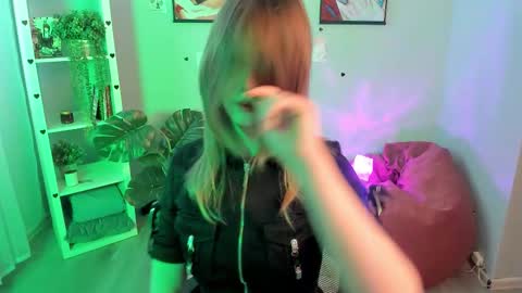 Alice online show from February 21, 1:12 pm