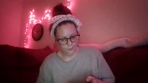 creammenow1229 online show from February 1, 5:18 am