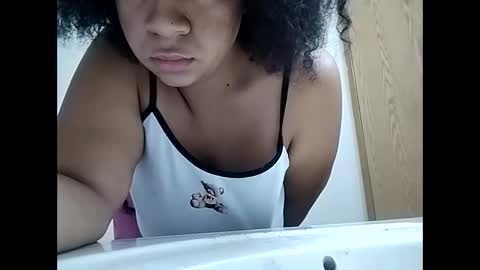 creamyellax online show from February 15, 1:31 pm