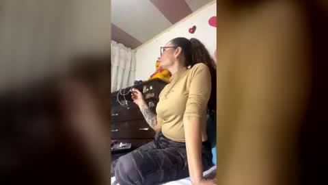 crespavale online show from March 19, 5:28 pm