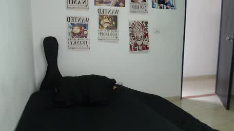 criscamiloo online show from April 14, 5:30 pm