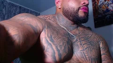 Snapshot of criss_zanders202 chatting on May 21, 10:17 pm criss_zanders202 online show from May 21, 10:17 pm
