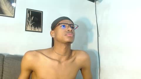 criss_zuri online show from November 22, 11:31 am