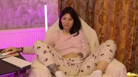 crissy_love online show from April 5, 6:10 am