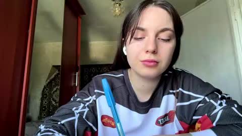 Snapshot of cristabonifer chatting on July 20, 10:39 am Annie online show from July 20, 10:39 am