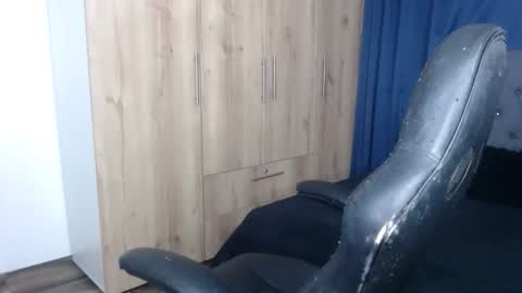 Natalie                      online show from April 7, 2:01 am