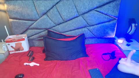 CRISTAL MILF online show from December 3, 2:03 am