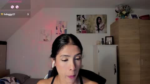 Snapshot of cristamunez chatting on June 14, 3:41 am veronika online show from June 14, 3:41 am