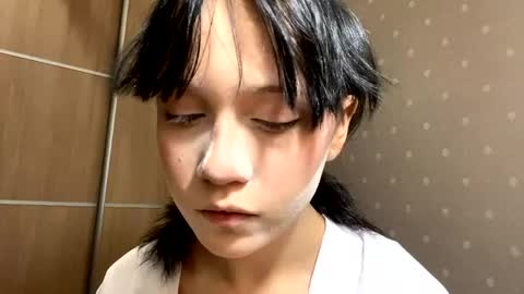 Snapshot of cristenfarias chatting on May 16, 9:02 pm Niki online show from May 16, 9:02 pm