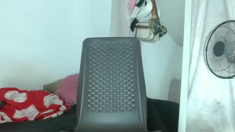 cristinamontiel74 online show from May 14, 6:26 pm