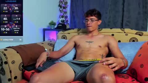 Snapshot of cristofer_hot98 chatting on November 8, 3:18 am Cristofer online show from November 8, 3:18 am