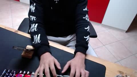 crocken_bisc online show from March 5, 4:36 pm