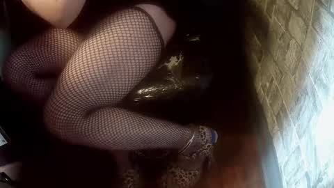 Snapshot of crossdresser_krystal chatting on September 29, 3:39 pm crossdresser krystal online show from September 29, 3:39 pm