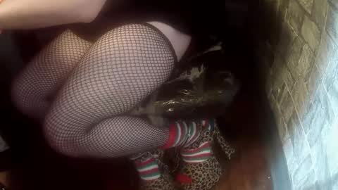 Snapshot of crossdresser_krystal chatting on December 22, 7:44 pm crossdresser krystal online show from December 22, 7:44 pm