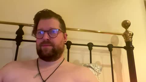 crouchendtiger online show from November 21, 12:43 am