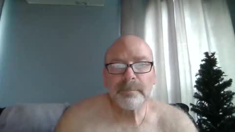 Snapshot of cruising_guy chatting on May 21, 11:06 am fun guy online show from May 21, 11:06 am