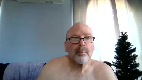 Snapshot of cruising_guy chatting on June 8, 1:00 pm fun guy online show from June 8, 1:00 pm