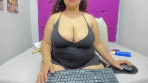 crystal_butterfly1 online show from February 12, 2:45 pm