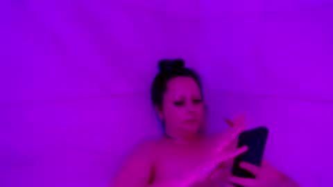 Snapshot of crystalbarbie214 chatting on May 2, 8:08 am crystalbarbie214 online show from May 2, 8:08 am