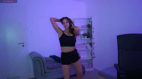 Crystalbrunette18 online show from April 18, 7:07 pm