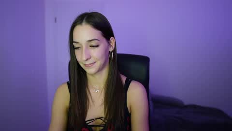 Crystalbrunette18 online show from May 5, 7:44 pm