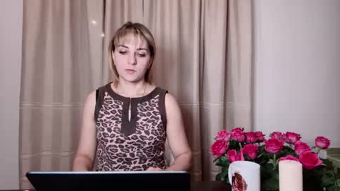 Mary online show from June 25, 8:02 pm