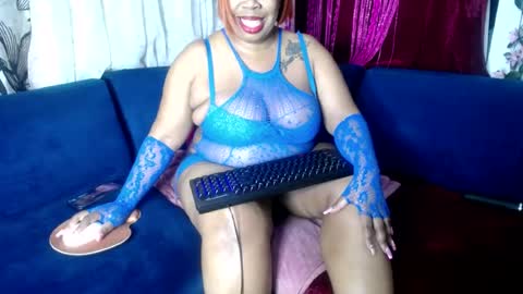 crystaljes online show from June 17, 6:53 pm
