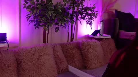 Snapshot of crystallred chatting on January 14, 5:46 am crystallred online show from January 14, 5:46 am