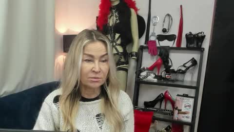 Snapshot of crystalxohotty chatting on January 19, 5:33 am CrystalHotty online show from January 19, 5:33 am