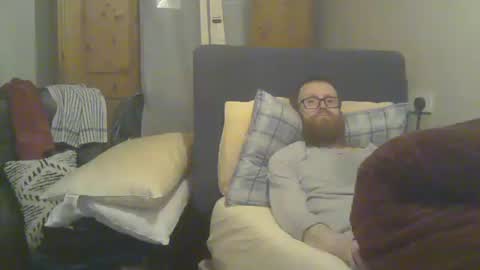 Snapshot of cs014g8493 chatting on February 1, 12:42 am chris online show from February 1, 12:42 am