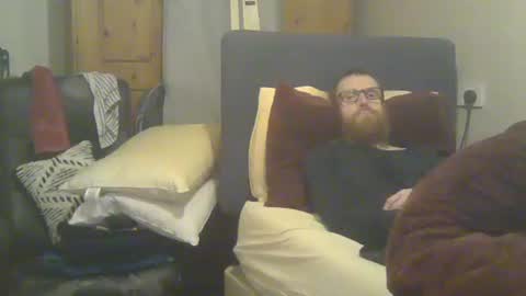 Snapshot of cs014g8493 chatting on February 2, 12:20 am chris online show from February 2, 12:20 am