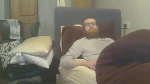 Snapshot of cs014g8493 chatting on February 13, 12:06 am chris online show from February 13, 12:06 am