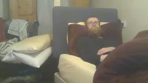 Snapshot of cs014g8493 chatting on February 21, 1:39 am chris online show from February 21, 1:39 am