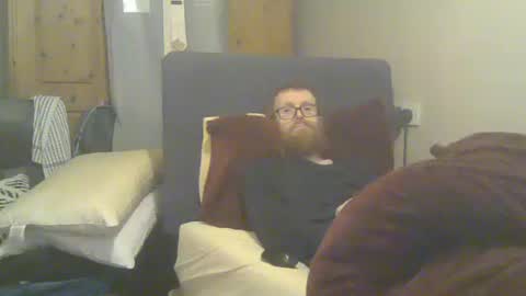 Snapshot of cs014g8493 chatting on March 2, 11:33 pm chris online show from March 2, 11:33 pm