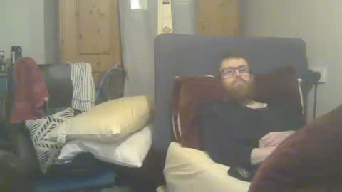 Snapshot of cs014g8493 chatting on March 9, 12:14 am chris online show from March 9, 12:14 am