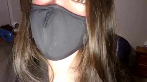 Snapshot of csmf010 chatting on March 8, 6:06 am Madam Mask online show from March 8, 6:06 am