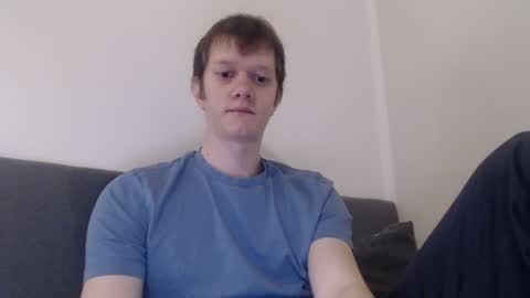 Snapshot of cube93 chatting on February 8, 7:27 pm cube93 online show from February 8, 7:27 pm