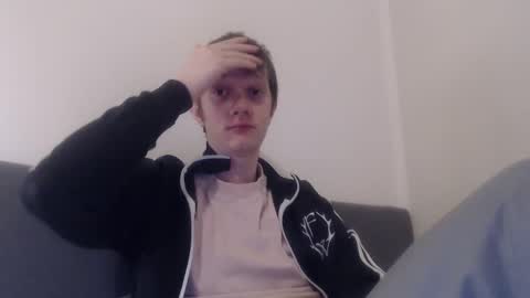 Snapshot of cube93 chatting on February 15, 10:42 pm cube93 online show from February 15, 10:42 pm